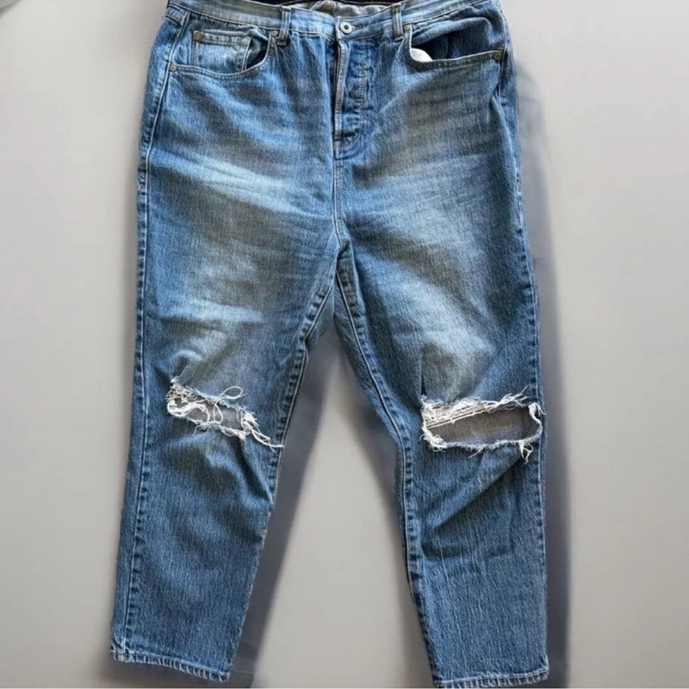 New Torrid Premium Skinny Mom Jeans Premium High Rise Blue Jeans 26R Distressed - Picture 1 of 6